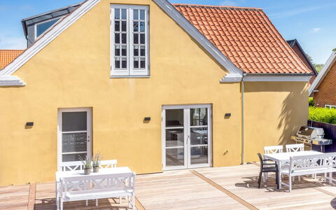 Rosabel - 1Km from the Sea: Herbe, Maison, Toit, Domicile, Chalet, Arbuste, Lot Terre, Zone Rurale, Ferme, Couverture De Sol