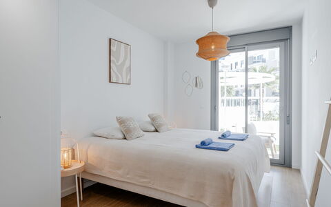 Dénia 188: Meubles, Design Intérieur, Lit, Chambre, Mur, Sol, Sol, Bois, Plafond, Drap De Lit