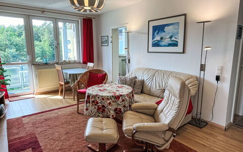 Karsten: Propriété, Meubles, Cadre, Canapé, Bâtiment, Bois, Éclairage, Design Intérieur, Chaise, Sol