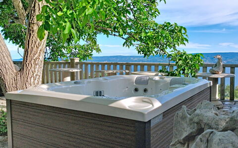 Villa Jolie Amazing Stone: Baignoire, Luminaire Plomberie, Jacuzzi, Loisir, Mobilier De Jardin, Piscine, Plate-Forme, Chaise, Recours