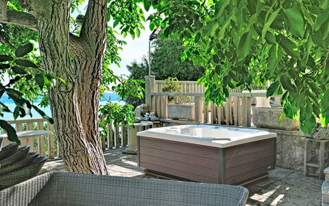 Villa Jolie Amazing Stone: Meubles, Mobilier De Jardin, Chaise, Baignoire, Ombre, Plate-Forme, Jardin, Patio, Recours