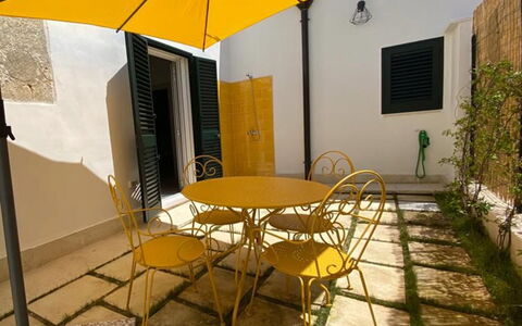 Vernole 100: Ciel, Montagne, Jour, Bâtiment, Plante, Paysage Naturel, Maison, Végétation, Montagnes, Arbre