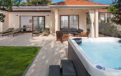 Logement:&nbsp;Luxury Bay Villa with Private Hot Tub 313.1