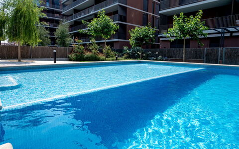 Waves: Nuage, Ciel, Jour, Propriété, L'Eau, Bâtiment, Plante, Bleu Azur, Design Urbain, Espace Public
