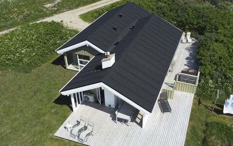 Walderik - 423M from the Sea: Toit, Domicile, Porte, Chalet, Ombre, Siding, Cour, Biens, Arrière-Cour