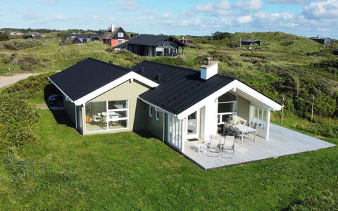 Walderik - 423M from the Sea: Toit, Domicile, Porte, Chalet, Ombre, Siding, Cour, Biens, Arrière-Cour