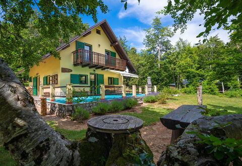 Legendao 2: L'Eau, Ciel, Plante, Propriété, Piscine, Bleu Azur, Ombre, Mobilier De Jardin, Balancelle, Arbre