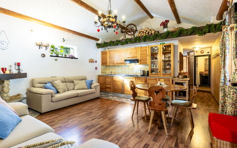 Madesimo 360: Meubles, Design Intérieur, Canapé, Sol, Bois, Plafond, Pièce, Table, Sol, Salon