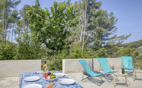 La Familiale: Ciel, Nuage, Jour, Propriété, Bâtiment, Cabinetry, Bois, Architecture, Design Intérieur, Ombre