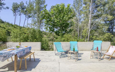 La Familiale: Ciel, Nuage, Jour, Propriété, Bâtiment, Cabinetry, Bois, Architecture, Design Intérieur, Ombre