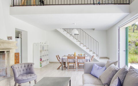 La Familiale: Ciel, Nuage, Jour, Propriété, Bâtiment, Cabinetry, Bois, Architecture, Design Intérieur, Ombre