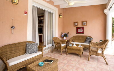Casa Larauri Oliva Nova