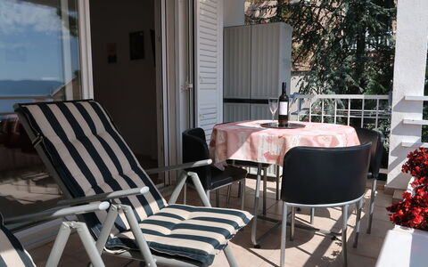 Savi: L'Eau, Plante, Piscine, Arbre, Ombre, Mobilier De Jardin, Loisir, Rectangle, Composite, Paysage