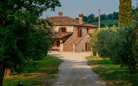 Villa Pagannoni: Plante, Propriété, Ciel, Bâtiment, Arbre, Maison, Lot Terre, Paysage Naturel, Zone Résidentielle, Zone Rurale