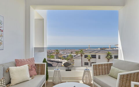 Mirador de Estepona Hills: Aliments, Table, Vaisselle, Plante, Meubles, Ciel, Chaise, Vaisselle, Assiette, Mobilier De Jardin