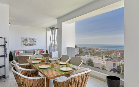 Mirador de Estepona Hills: Aliments, Table, Vaisselle, Plante, Meubles, Ciel, Chaise, Vaisselle, Assiette, Mobilier De Jardin