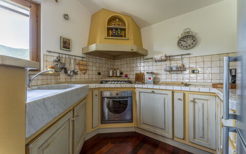 Belvedere, House With Private Pool And Garden, Rec: Cabinetry, Comptoir, Propriété, Meubles, Robinet, Évier, Cuisine, Bois, Design Intérieur, Sol