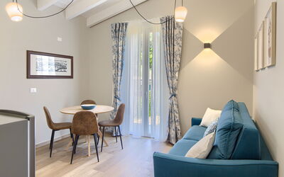 Logement:&nbsp;Pesco - First Floor Equipped Suite