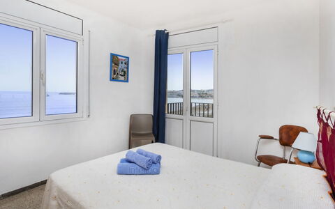 Riells Platja: Vaisselle, Ciel, Table, Propriété, Plante, Meubles, Bâtiment, Nuage, Vaisselle, Coupe
