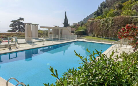 Les Miradors: Piscine, Propriété, Immobilier, Recours, Bâtiment, Vacances, Loisir, Maison, Ville Resort, Villa