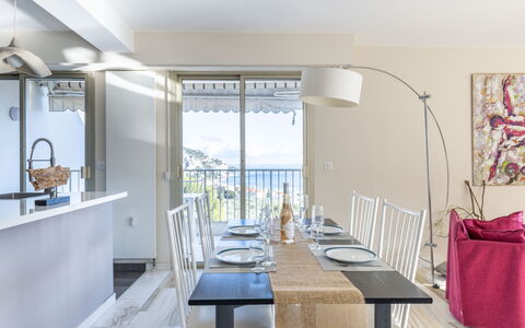 Les Miradors: Table, Meubles, Propriété, Bâtiment, Chaise, Design Intérieur, Maison, Sol, Cuisine, Sol