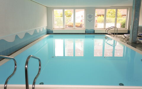 Meerzeit i: L'Eau, Propriété, Piscine, Bleu Azur, Architecture, Design Intérieur, Sol, Sol, Bois, Bâtiment