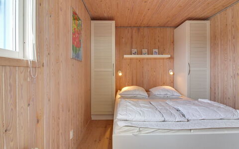 Mitre - 300M from the Sea: Bois, Sol, Chambre, Sol, Design Intérieur, Plafond, Lit, Drap De Lit, Pièce, Meubles