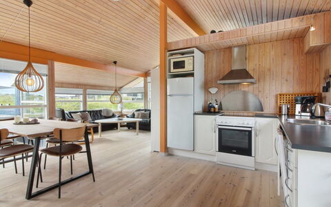 Mitre - 300M from the Sea: Design Intérieur, Sol, Meubles, Cuisine, Bois, Sol, Plafond, Parquet, Comptoir, Luminaire