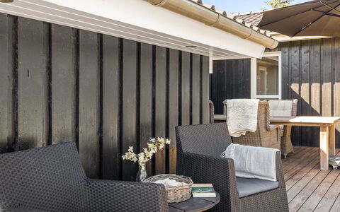 Gun - 450M from the Sea: Piscine, Ville Resort