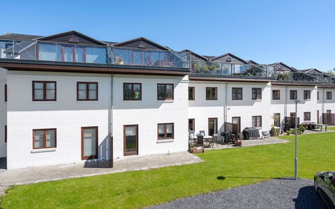 Bena - 150M from the Sea: Maison, Domicile, Toit, Chalet, Biens, Aménagement Paysager, Batiments Jardin, Siding, Ferme
