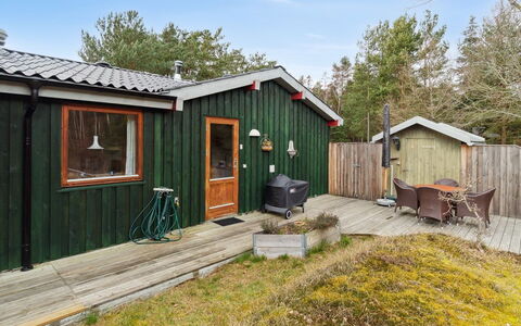 Nada - 200M from the Sea: Maison, Domicile, Toit, Chalet, Biens, Aménagement Paysager, Batiments Jardin, Siding, Ferme