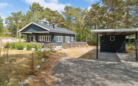 Sjo - 300M from the Sea: Toit, Maison, Lot Terre, Domicile, Chalet, Biens, Batiments Jardin, Ombre, Cabane En Rondins, Aménagement Paysager