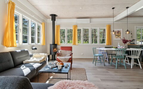 Sjo - 300M from the Sea: Design Intérieur, Meubles, Sol, Bois, Plafond, Parquet, Sol, Salon, Domicile, Pièce