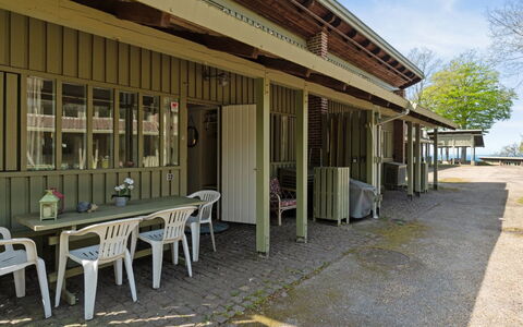 Agga - 500M from the Sea: Toit, Maison, Lot Terre, Domicile, Chalet, Biens, Batiments Jardin, Ombre, Cabane En Rondins, Aménagement Paysager