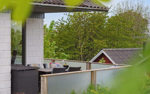Dika - 400M from the Sea: Chalet, Domicile, Maison, Toit, Porche, Biens, Siding, Batiments Jardin, Ferme, Cour