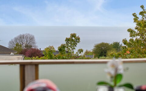 Dika - 400M from the Sea: Chalet, Domicile, Maison, Toit, Porche, Biens, Siding, Batiments Jardin, Ferme, Cour