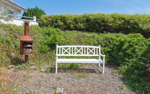 Eliene - 400M from the Sea: Vert, Arbuste, Paysage, Communauté Des Plantes, Jardin, Extérieur Banc, Couverture De Sol, Printemps, Aménagement Paysager, Parc