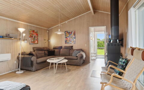 Isto - 250M from the Sea: Bois, Sol, Meubles, Design Intérieur, Sol, Plafond, Domicile, Salon, Parquet, Pièce