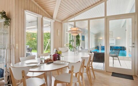 Isto - 250M from the Sea: Bois, Design Intérieur, Plafond, Sol, Domicile, Sol, Meubles, Salle À Manger, Table Cuisine Et Salle A Manger, Parquet