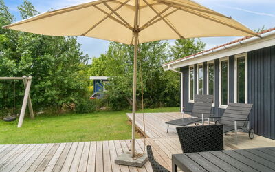 Isto - 250M from the Sea