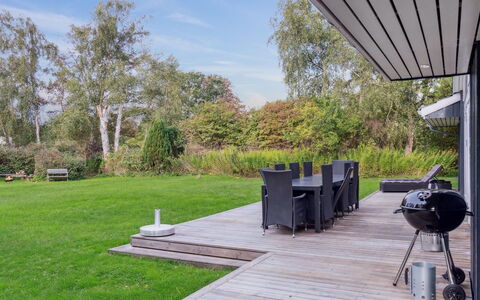 Josina - 675M from the Sea: Herbe, Maison, Toit, Domicile, Chalet, Arbuste, Lot Terre, Zone Rurale, Ferme, Couverture De Sol