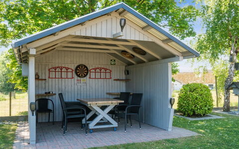 Carena - 1.8Km from the Sea: Maison, Domicile, Toit, Chalet, Biens, Aménagement Paysager, Batiments Jardin, Siding, Ferme