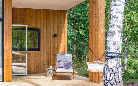 Tinja - 900M from the Sea: Meubles, Design Intérieur, Sol, Bois, Sol, Plafond, Parquet, Chaise, Table, Éclairage