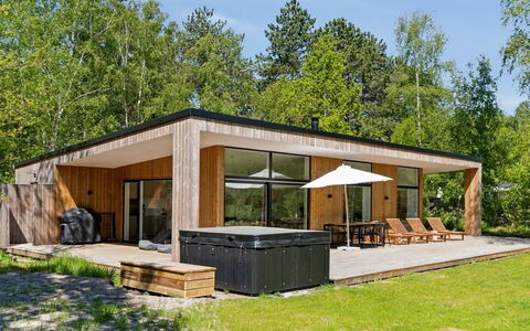 Tinja - 900M from the Sea: Meubles, Design Intérieur, Sol, Bois, Sol, Plafond, Parquet, Chaise, Table, Éclairage