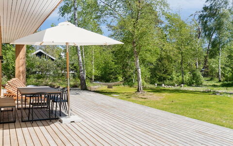 Tinja - 900M from the Sea: Meubles, Design Intérieur, Sol, Bois, Sol, Plafond, Parquet, Chaise, Table, Éclairage