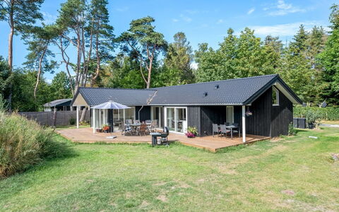 Elin - 200M from the Sea
