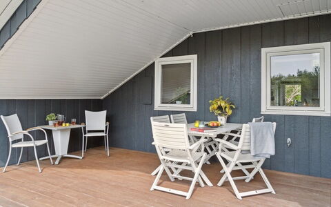Reidar - 600M from the Sea: Sol, Mur, Sol, Design Intérieur, Bois, Plafond, Parquet, Éclairage, Meubles, Revêtement De Sol Stratifié