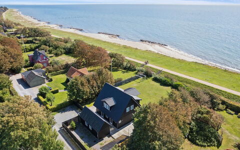 Esme - 30M from the Sea: Herbe, Prairie, Paysage, Écorégion, Plaine, Communauté Des Plantes, Lot Terre, Mobilier De Jardin, Prairie, Formations Arbustives