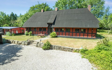 Elvin - 2.7Km from the Sea: Toit, Domicile, Porte, Chalet, Ombre, Siding, Cour, Biens, Arrière-Cour