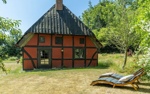 Elvin - 2.7Km from the Sea: Toit, Domicile, Porte, Chalet, Ombre, Siding, Cour, Biens, Arrière-Cour